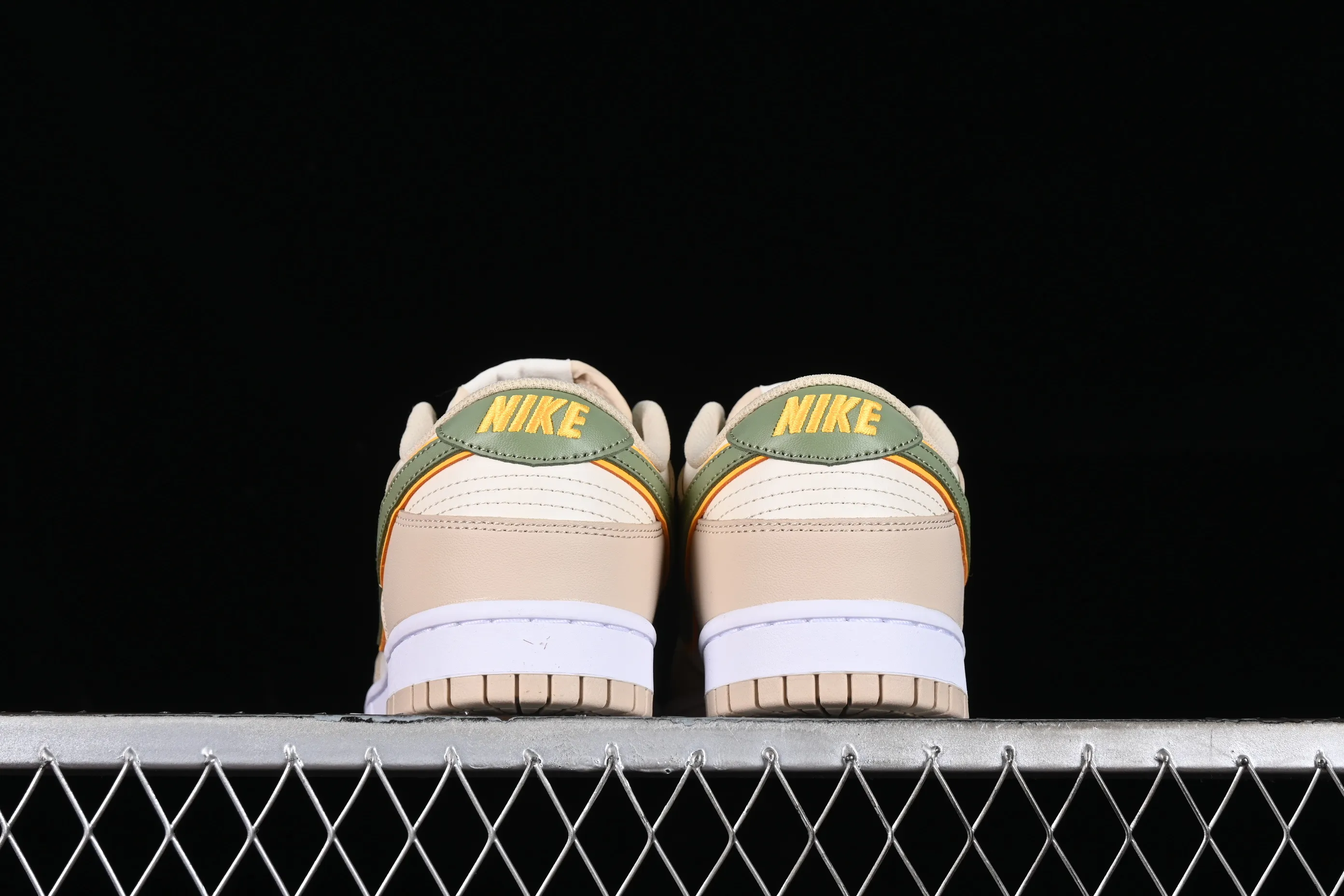 All categories Nk SB Dunk series Nk SB Dunk Low low-top sneakers K version Nk Dunk Low "Pale Ivory" dark and light ivory color matching SB low-top sports and leisure sneakers FQ6869-131